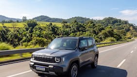 Nuevo Jeep Renegade se refuerza en tecnología y confort