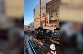 Equipos de Metro de Santiago logran levantar el vagón descarrilado