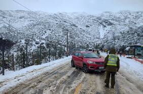 Extienden cierre de acceso a Camino a Farellones por efectos del sistema frontal