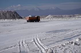 Albemarle multiplica sus pagos a Corfo por el litio del Salar de Atacama