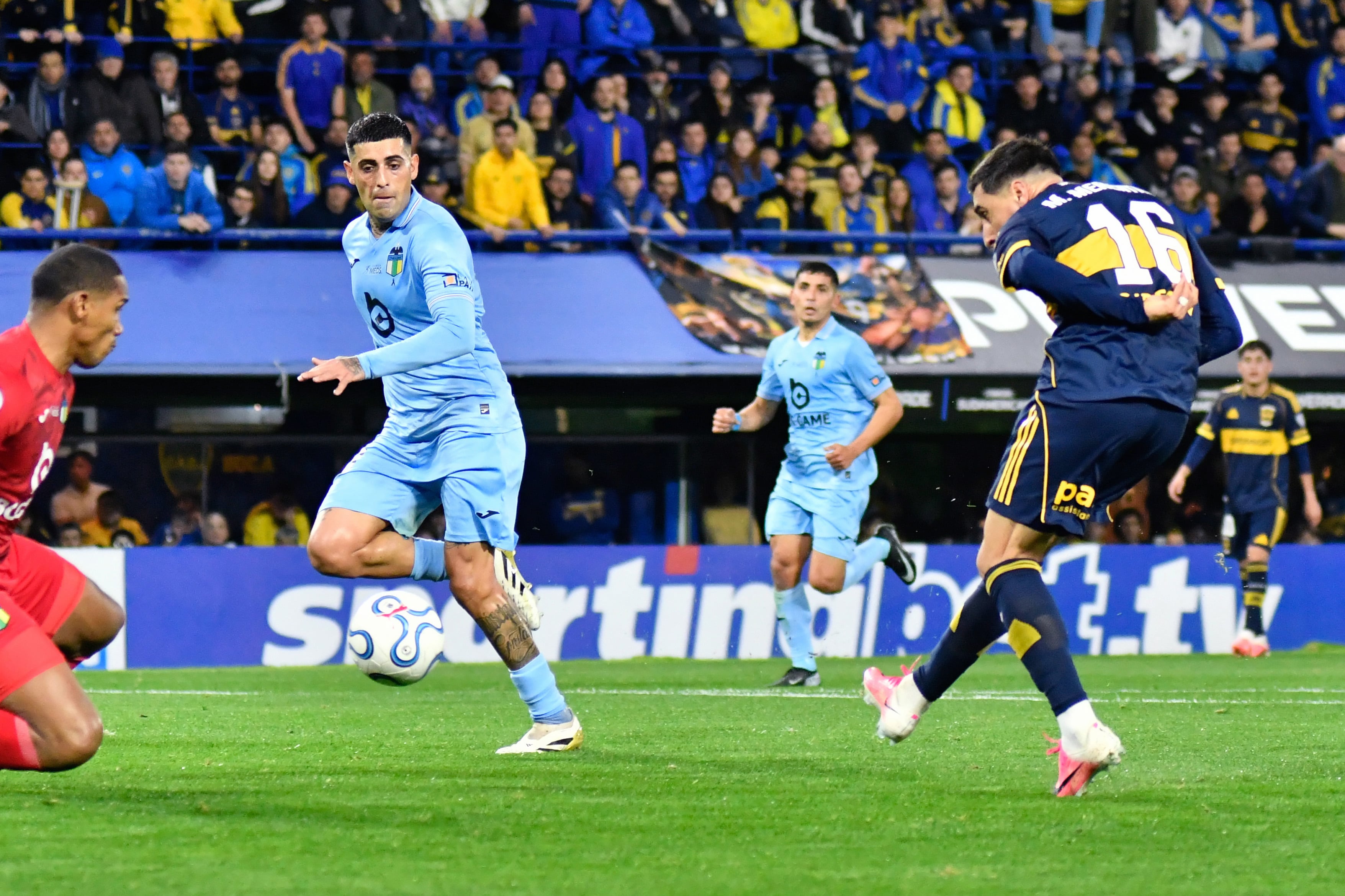 La impericia cuesta caro: O’Higgins cae por la mínima ante un Boca Juniors que no asusta y se jugará todo en Rancagua