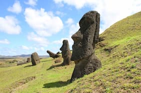 Cómo llegaron los moáis a su sitio en la Isla de Pascua, según un reciente estudio