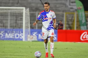 “Lo acabo de decir tres veces”: Matías Zaldivia se aburre tras las preguntas sobre el futuro de Paqui Meneghini en la U