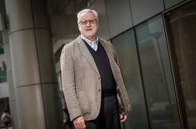 Exministro de Energía apunta a que el gobierno habría estado “de manos atadas” para frenar sobreprecios de Metrogas