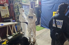 Hombre muere tras múltiples puñaladas al interior de una vivienda en Lo Espejo