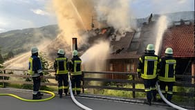 Incendio consume antigua propiedad en Alemania ligada a la familia del Presidente Kast