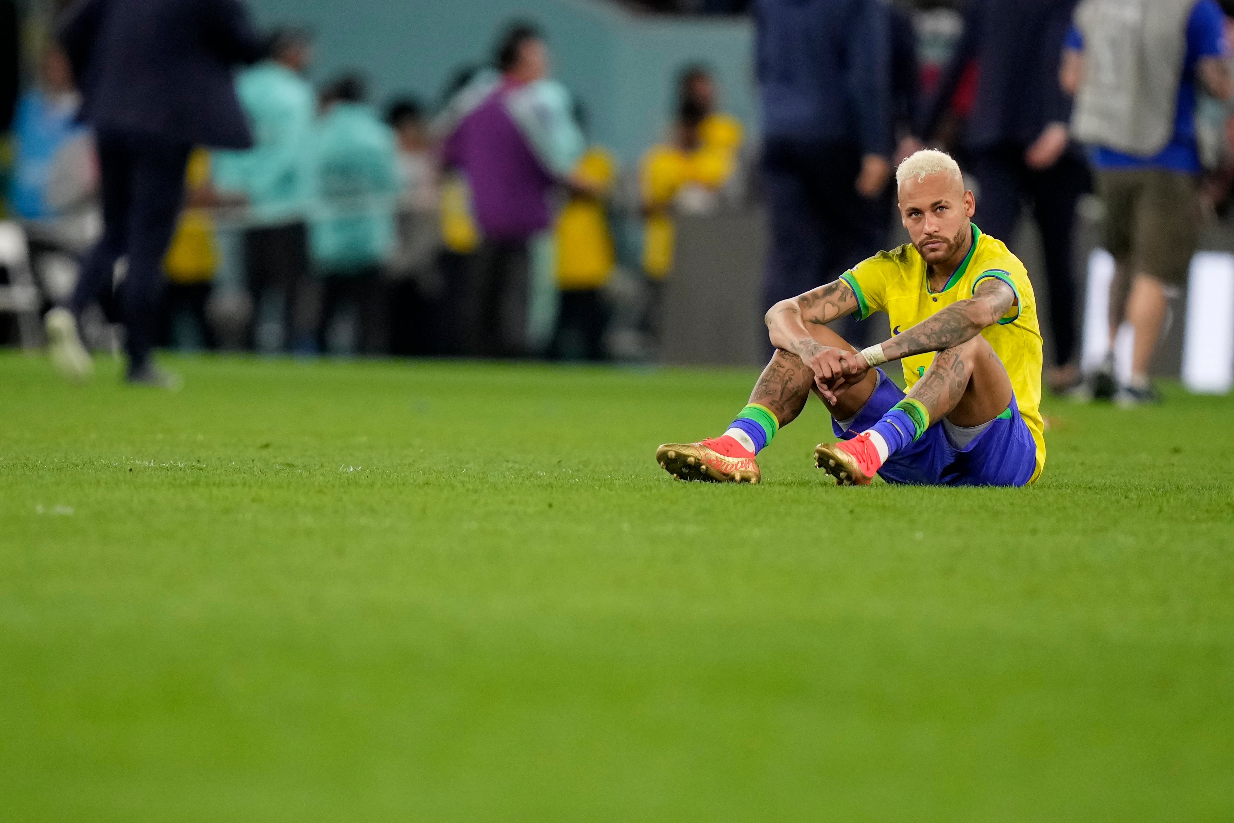 Días claves para Neymar: el 10 de Brasil se somete a exámenes para saber si podrá estar en el debut del Mundial