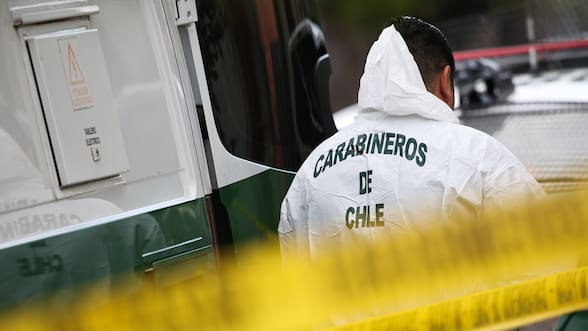 A balazos intentan asaltar a vendedor de láminas del Mundial en Estación Central: lo habían contactado por redes sociales