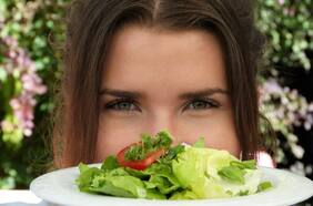 ¿Sirven las dietas detox post-fiestas? 6 mitos sobre su real efectividad