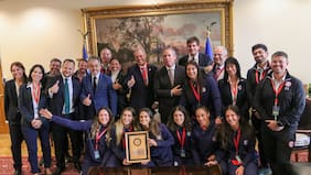 La Cámara de Diputados rinde homenaje a las Diablas por la clasificación al Mundial de 2026