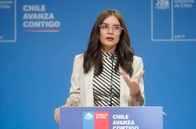 Vallejo llama al Senado a escuchar “argumentos jurídicos” y dice que acusación contra Pardow “es un precedente peligroso”