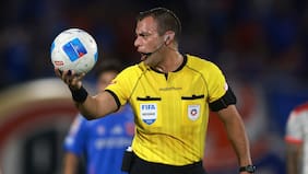 De vigilar a Cathy Barriga en la cárcel al Clásico Universitario: Diego Flores, el gendarme que arbitrará la U ante la UC