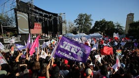 Jara cierra su campaña en la RM y alista puesta en escena para el 14-D