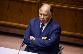 Senado aprueba acusación constitucional contra Diego Simpertigue por trama bielorrusa y lo destituye de la Corte Suprema