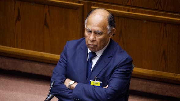 Senado aprueba acusación constitucional contra Diego Simpertigue por trama bielorrusa y lo destituye de la Corte Suprema