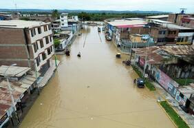 Lluvias torrenciales dejan 50 muertos y 1.303 casas destruidas en Perú