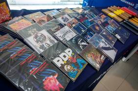 Autos, zapatillas, vinilos y hasta lingotes de oro: Aduanas presenta los artículos que rematarán en su última subasta del año