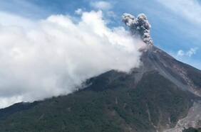 El Volcán de Fuego en Guatemala se encuentra en “erupción masiva”: declaran alerta naranja