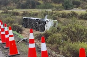 Bus vuelca en la Ruta 68 en Curacaví y 15 personas resultan lesionadas