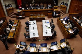 Se salvó: Senado rechaza acusación constitucional contra exministro Diego Pardow