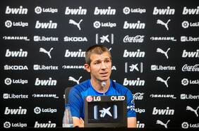 El Valencia despide a su técnico por los malos resultados