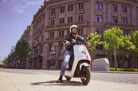 NIU abre su primer local en Chile ofreciendo motos eléctricas que gastan $ 3.000 al mes