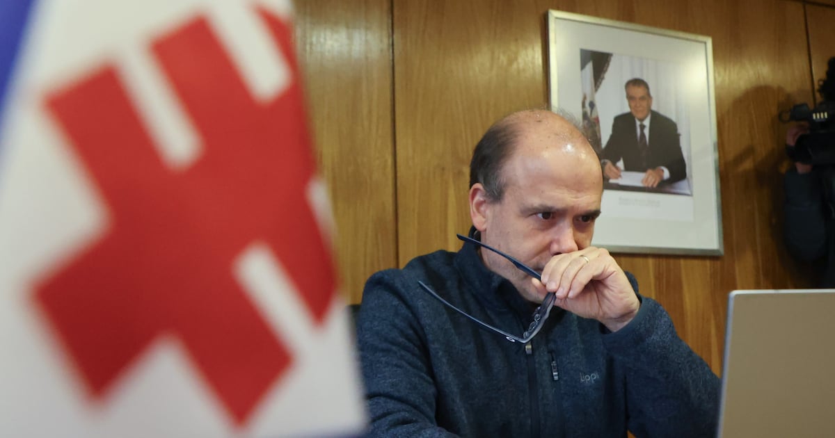 Crisis en la Democracia Cristiana: El adiós de Undurraga y el desafío de Jara para unir un partido fracturado