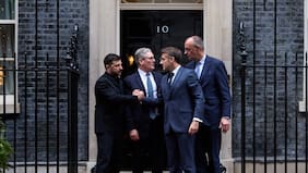 Líderes de Francia, Alemania y Reino Unido abordan con Trump los esfuerzos para un acuerdo de paz en Ucrania