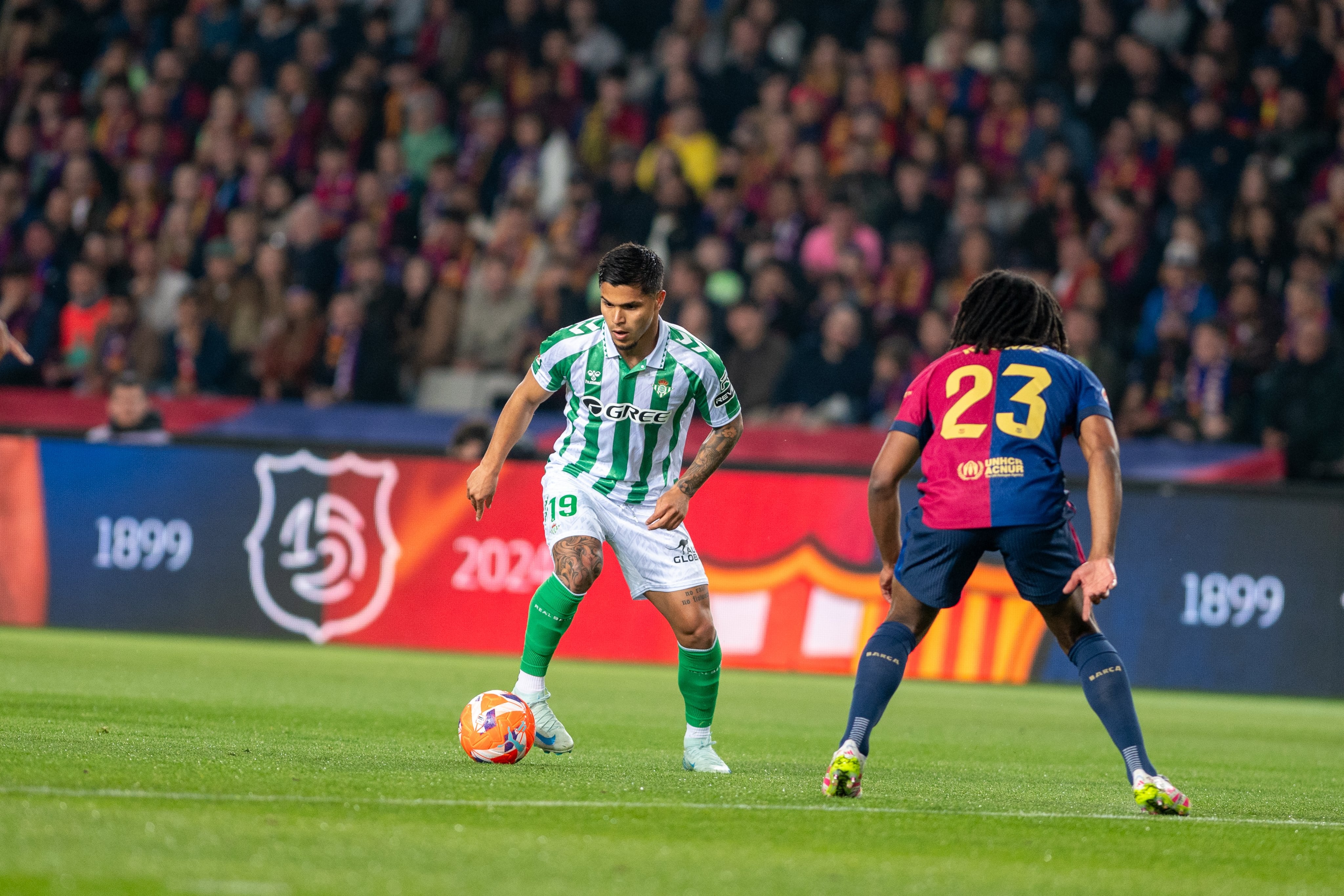 Dónde ver y a qué hora juegan el Betis de Manuel Pellegrini contra el Barcelona por la Liga de España