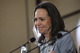 La oposición venezolana pide convocar elecciones ante “ausencia absoluta” de Maduro