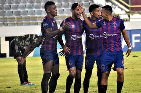 Monagas sorprende a Pereira y le da una gran ayuda a Colo Colo