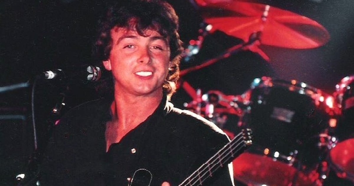 Murió Tony Lewis, la voz de Outfield, a los 62 años - La Tercera