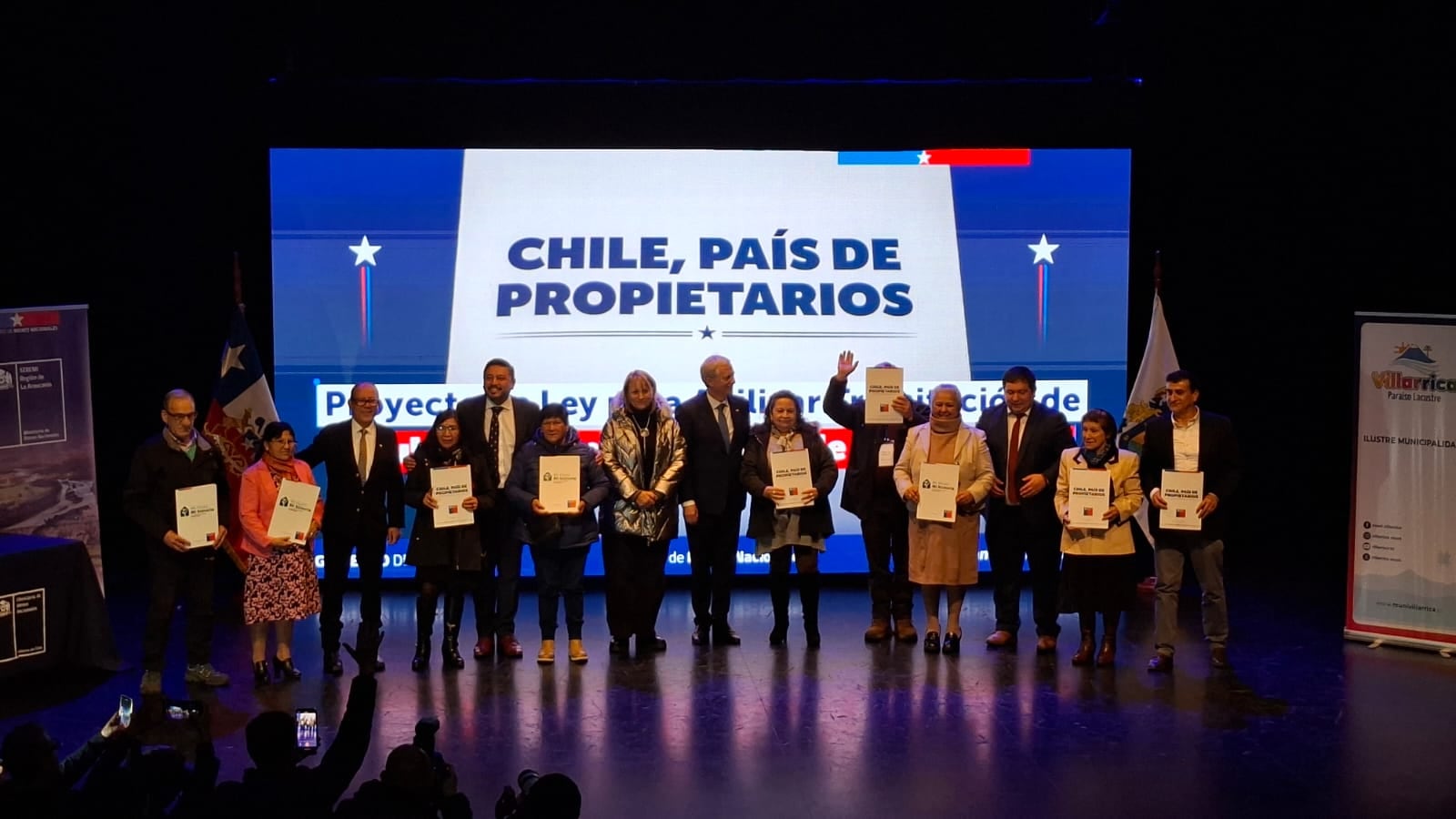 Kast encabeza entrega de 100 títulos de dominio a familias mapuche en La Araucanía y firma proyecto de regularización exprés de propiedades