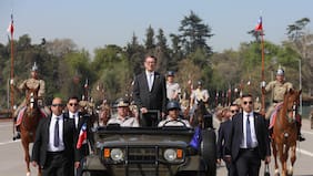 Ministro Barros participa de Revista Preparatoria de la Parada Militar: “Es el momento de pedir la unidad del país”
