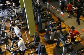 Gimnasios se consolidan tras la pandemia: cuatro grandes cadenas y más de 200 locales de alto estándar en Chile