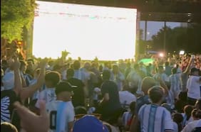 “Sos una provincia”: el burlesco cántico de hinchas argentinos tras la eliminación de la Celeste