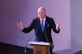 La FIFA suma una nueva polémica: revoca credencial del Mundial a periodista paraguayo por insultos a Gianni Infantino
