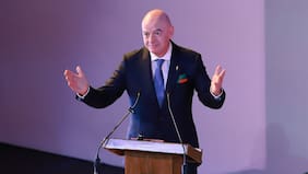 La nueva polémica de Gianni Infantino: los numerosos viajes del presidente de la FIFA y su enorme daño al medio ambiente