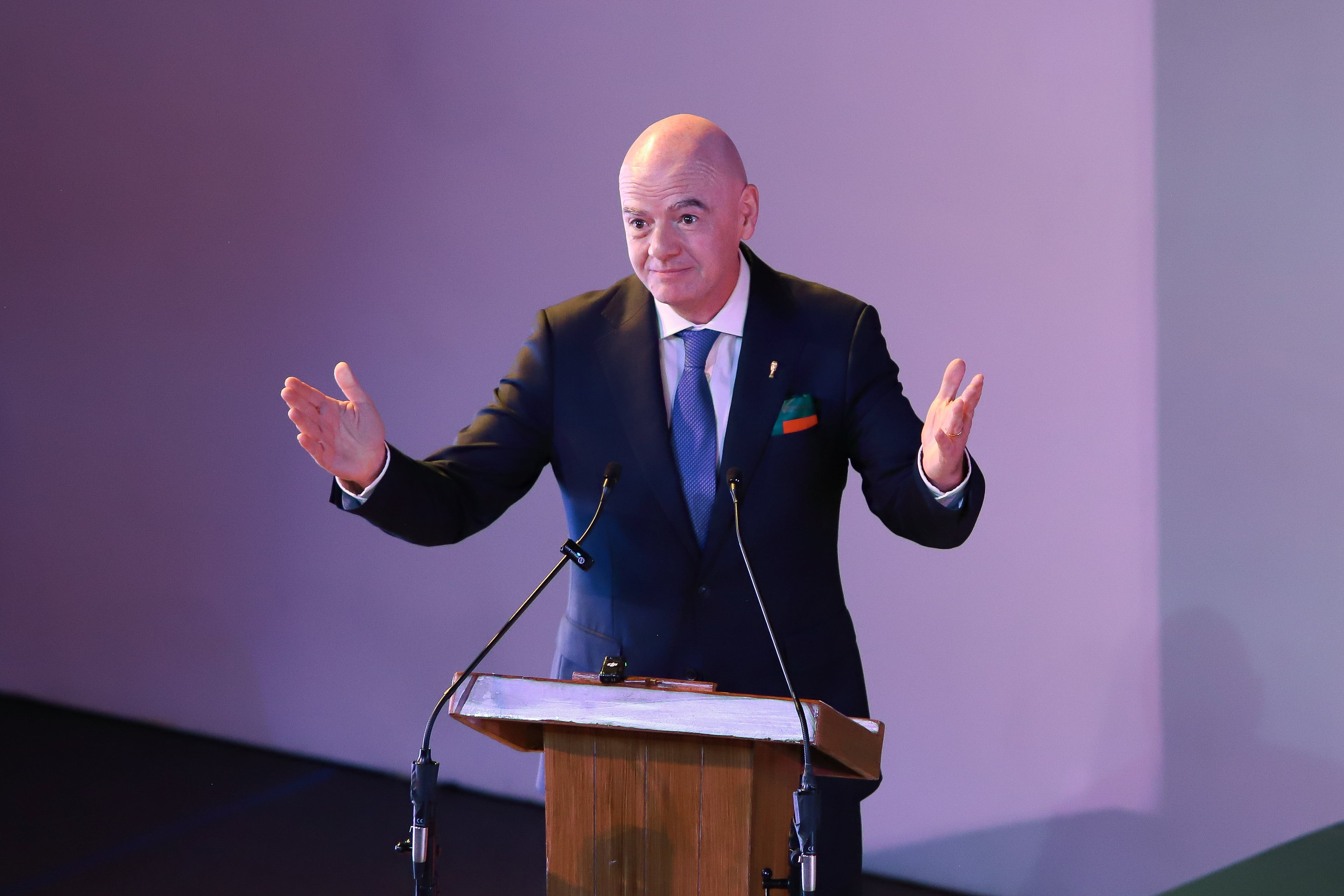 La nueva polémica de Gianni Infantino: los numerosos viajes del presidente de la FIFA y su enorme daño al medio ambiente