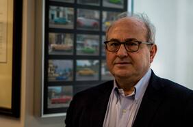 Michael Shifter, politólogo norteamericano: “El Presidente Boric abandonó el espíritu refundacional, porque ha abierto los ojos a la fuerza”