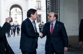 Arturo Squella y Máximo Pavez liman asperezas en encuentro en La Moneda