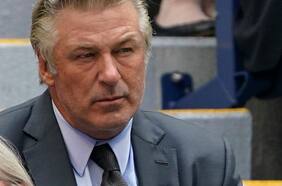 Actor Alec Baldwin causa muerte de mujer tras disparar pistola de utilería durante rodaje de película