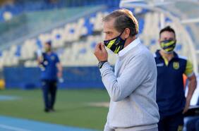 Técnico de Universidad de Concepción renunció por recarga de partidos