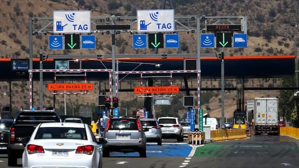 Gobierno negocia con concesionarias tarifas de los peajes: MOP espera primer acuerdo este año y baja del TAG