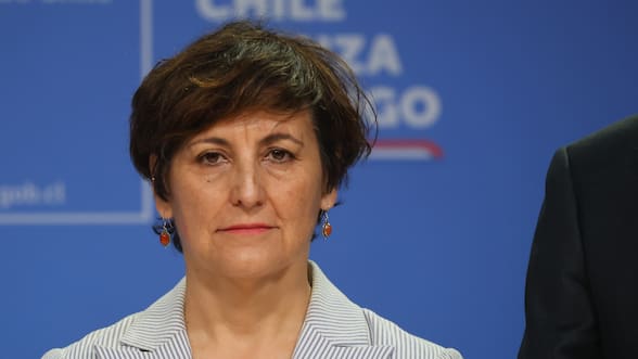 UDI ingresa denuncia para que se investigue presunto tráfico de influencias de exministra Aguilera por operación de su madre