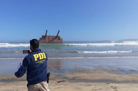 SMA ordena nueva toma de muestras en la costa de Los Vilos tras colapso de plataforma de minera