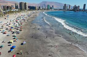 Radiografía a las vacaciones de verano: ¿Cuántas semanas se toman realmente los chilenos?