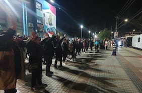 Trabajadores de educación se toman Municipalidad de San Bernardo