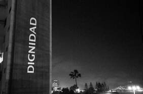 Letras en el cielo del Perú: chilenos inspiran protesta lumínica por la destitución de Martín Vizcarra