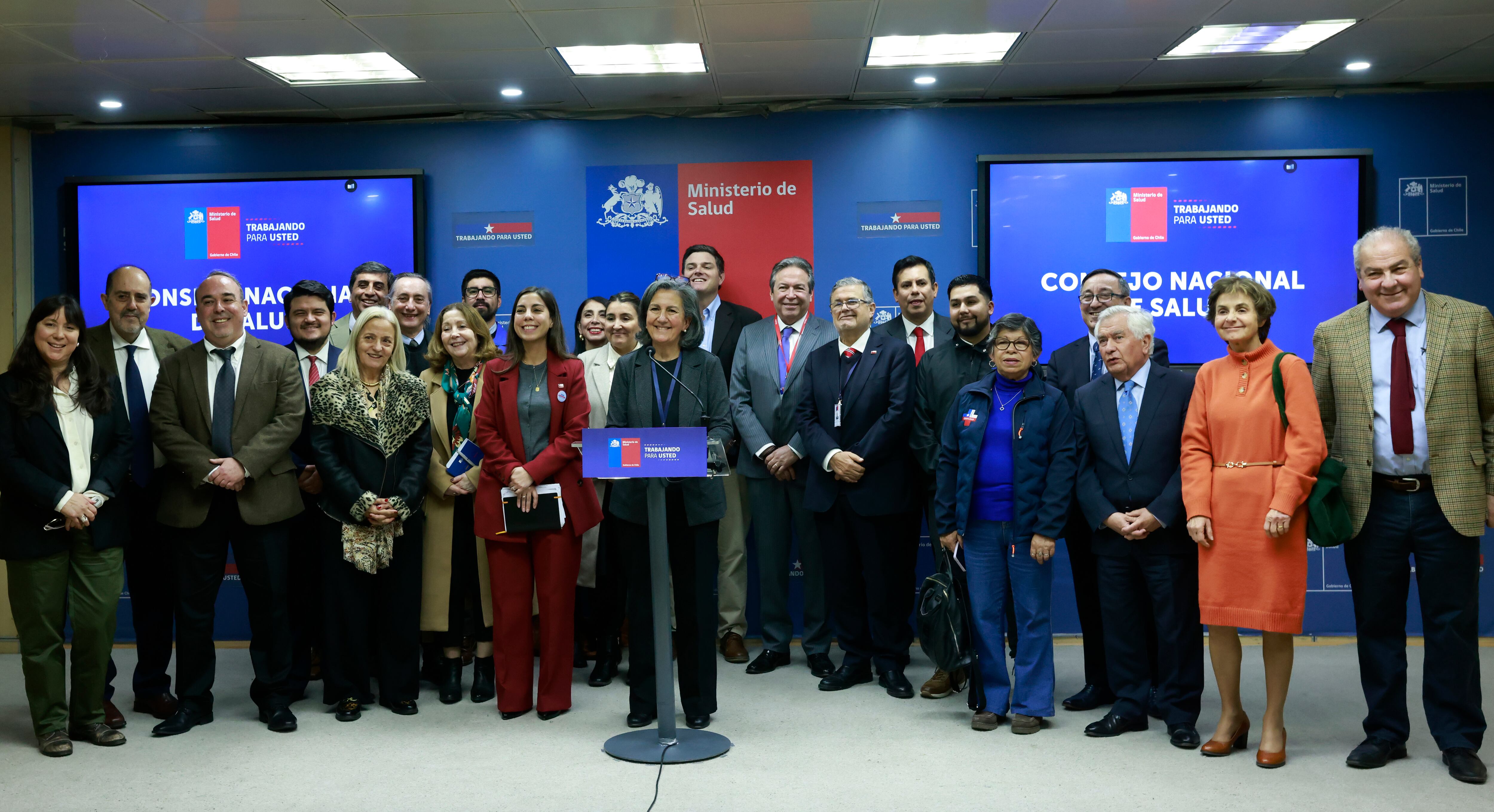 Minsal constituye Consejo Nacional de Salud con 28 expertos para abordar las listas de espera